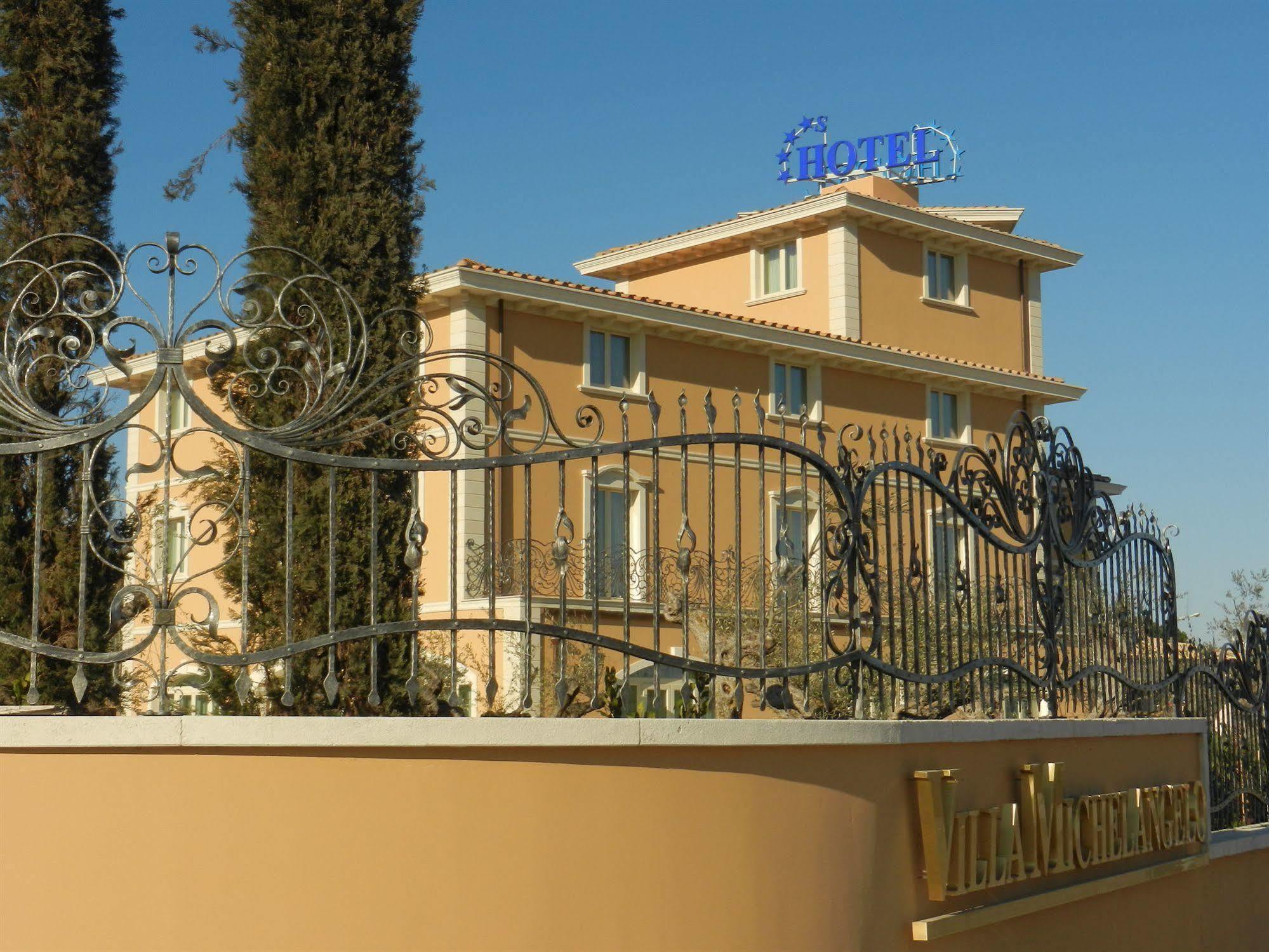 Hotel Villa Michelangelo Citta Sant'Angelo Exterior photo